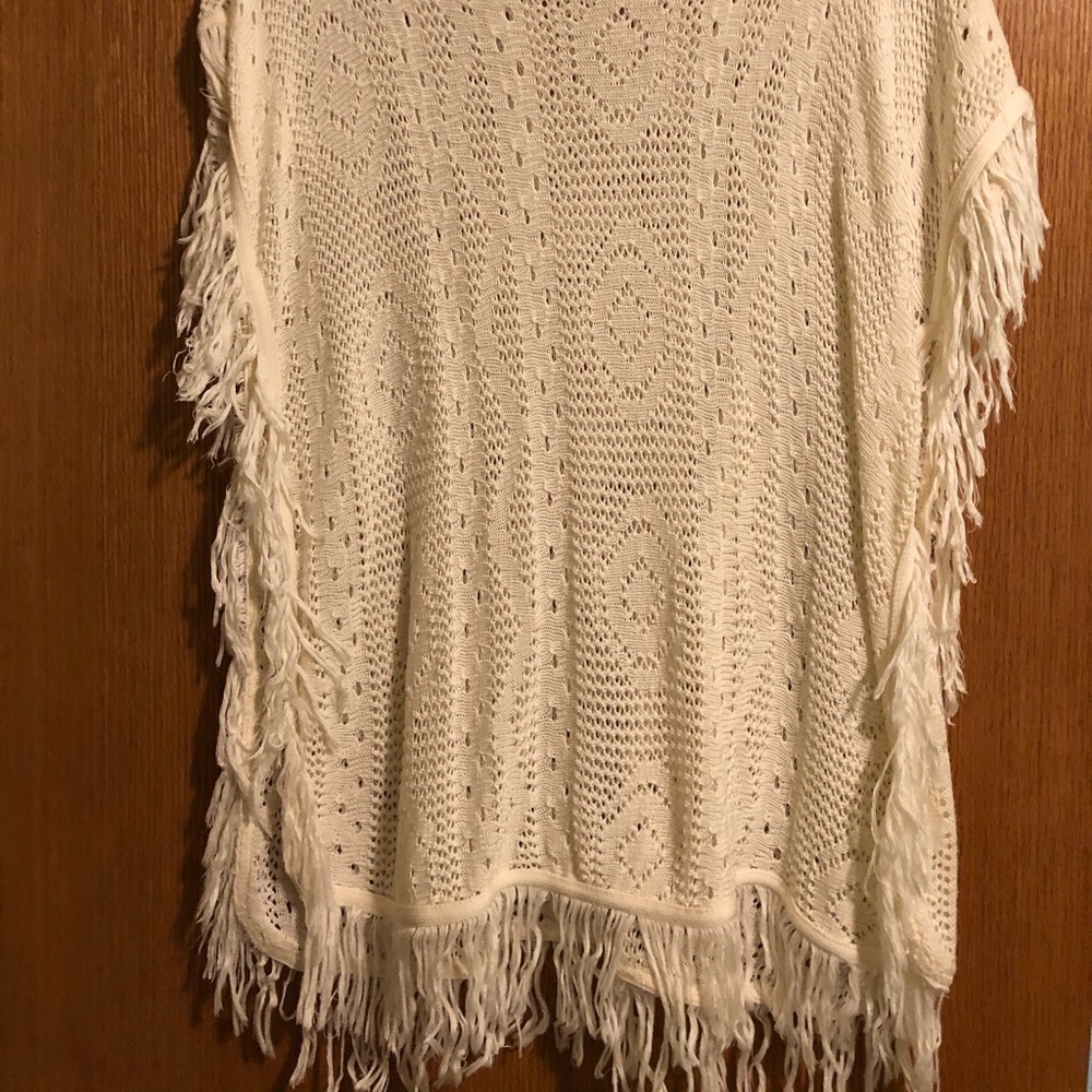 Charlotte Russe crochet Shaw size M